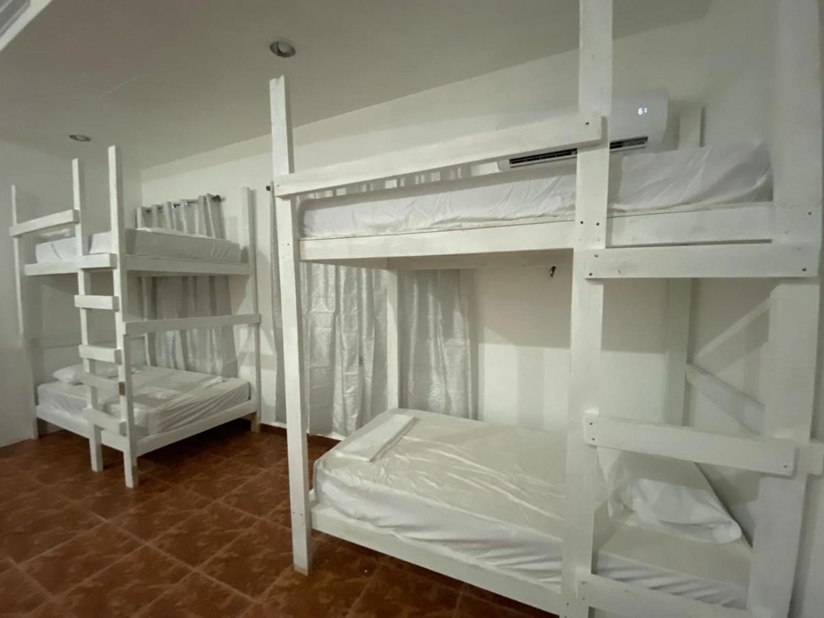 Beach Dorms サンジョアン エクステリア 写真
